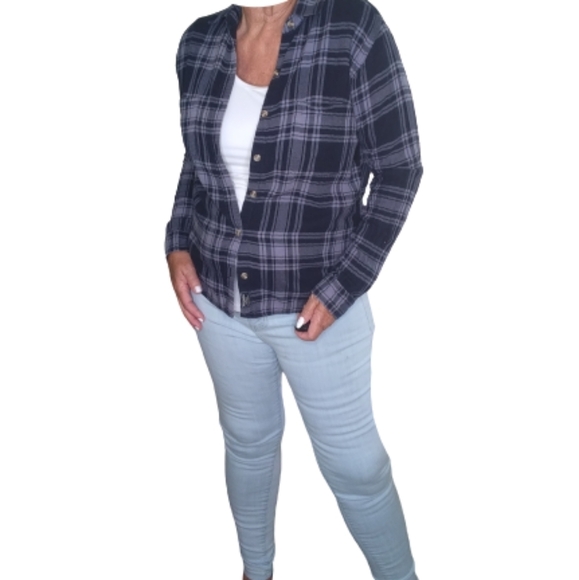 Abercrombie & Fitch Navy and Powder Blue  Plaid 100 % Cotton Shirt Size Small​ - Picture 7 of 15